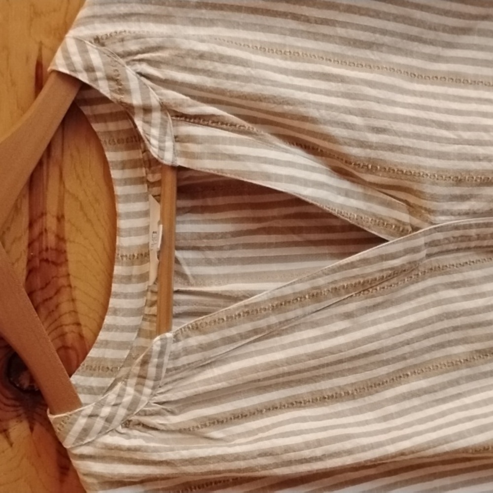 Large Striped Top - Picture 4 of 6